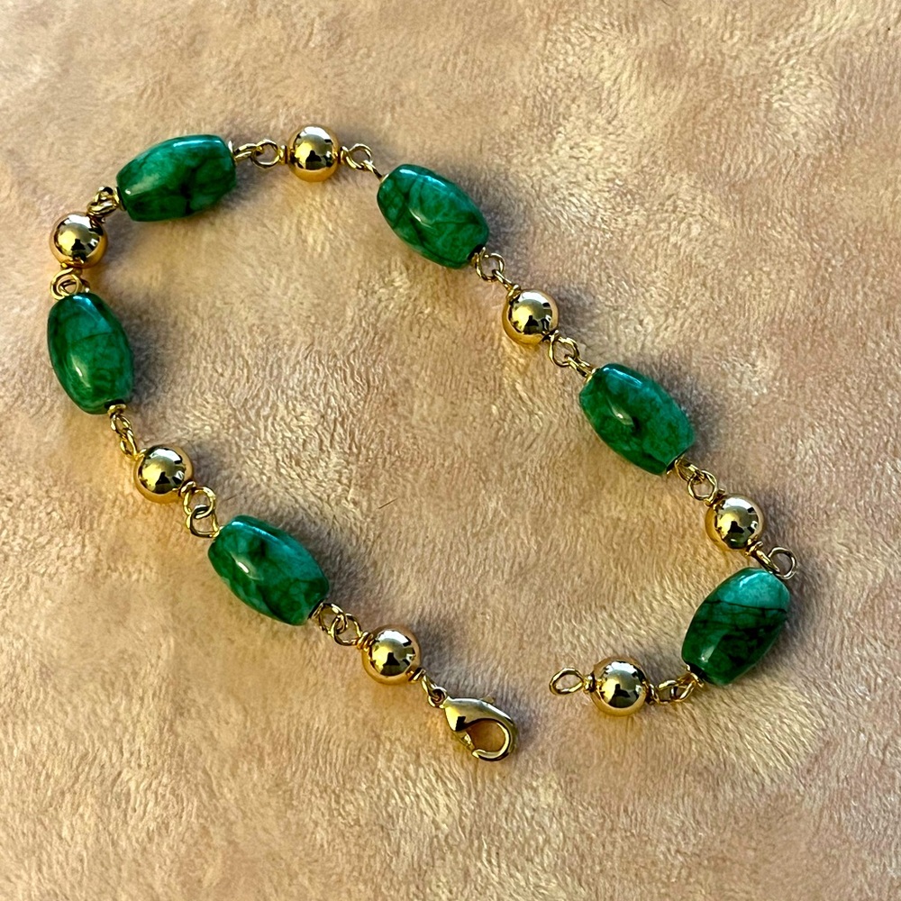 Bracelet Green Gem Stones  in 14k yellow gold